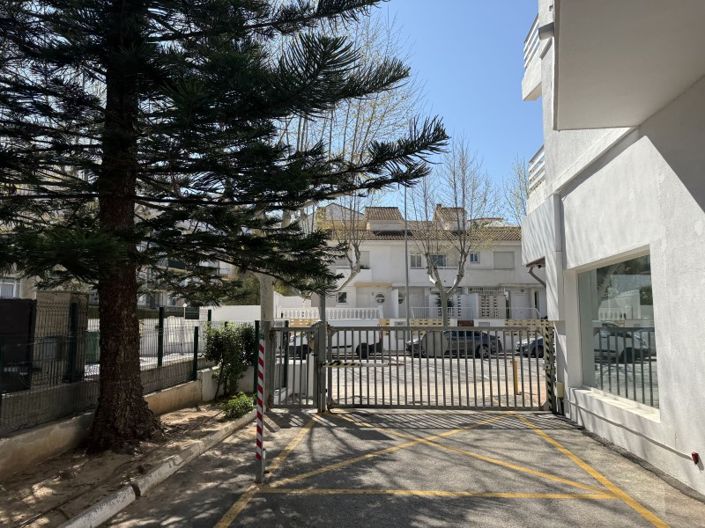 Image No.27-3 Bed Apartment for sale