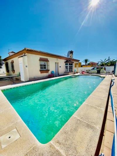 Image No.2-Villa / Détaché de 3 chambres à vendre à Chiclana de la Frontera