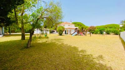 Villa / Détaché de 5 chambres à vendre à Chiclana de la Frontera