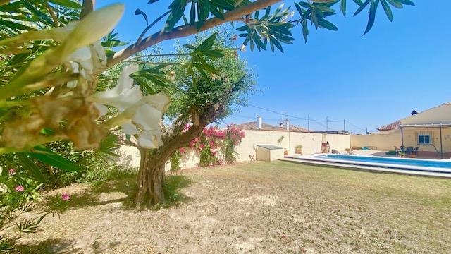 Image No.2-Villa / Détaché de 3 chambres à vendre à Chiclana de la Frontera