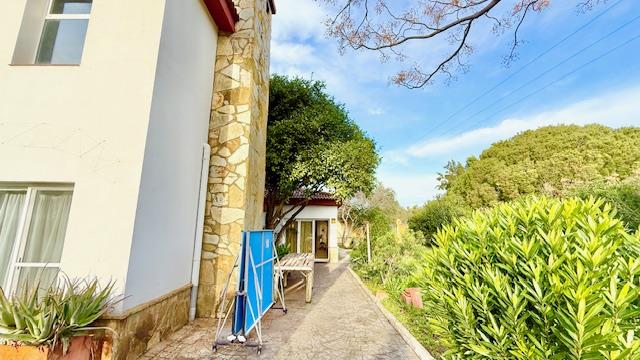 Image No.9-4 Bed Villa / Detached for sale