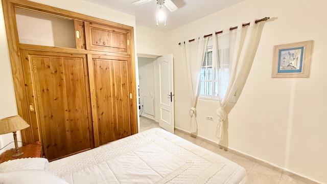 Image No.45-4 Bed Villa / Detached for sale