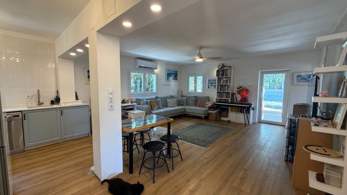 Image No.16-3 Bed Country House for sale