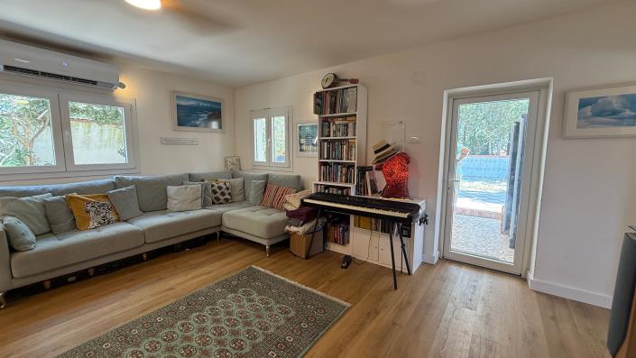 Image No.22-3 Bed Country House for sale