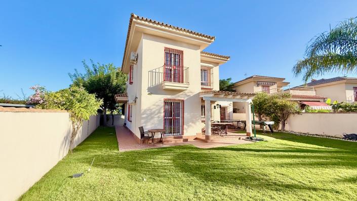 Image No.6-4 Bed Villa / Detached for sale