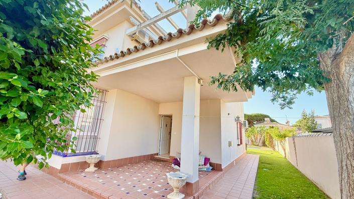 Image No.9-4 Bed Villa / Detached for sale