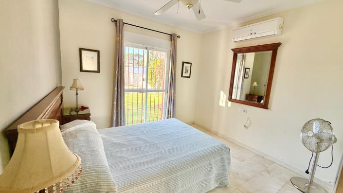 Image No.28-4 Bed Villa / Detached for sale