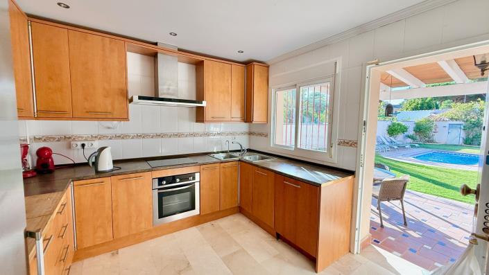 Image No.30-4 Bed Villa / Detached for sale