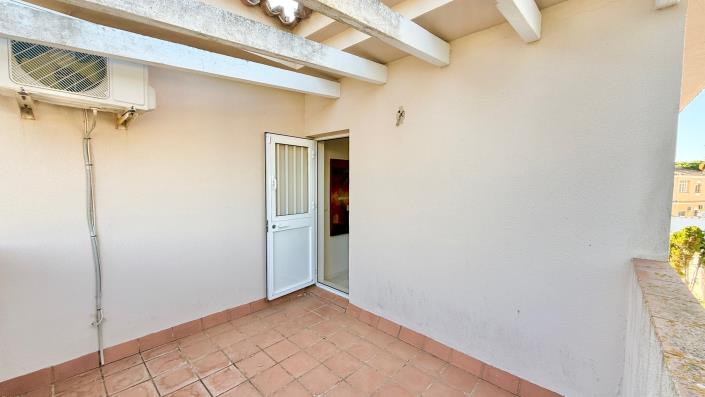 Image No.35-4 Bed Villa / Detached for sale