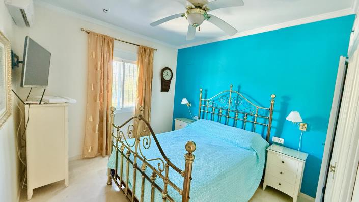 Image No.37-4 Bed Villa / Detached for sale