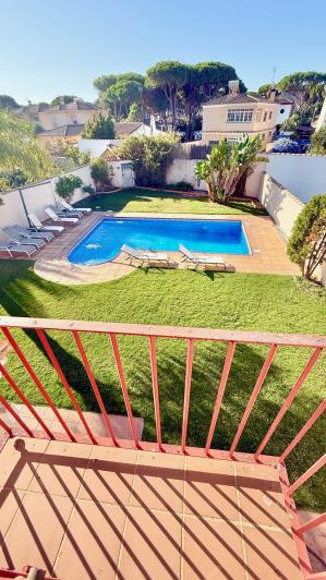 Image No.43-4 Bed Villa / Detached for sale