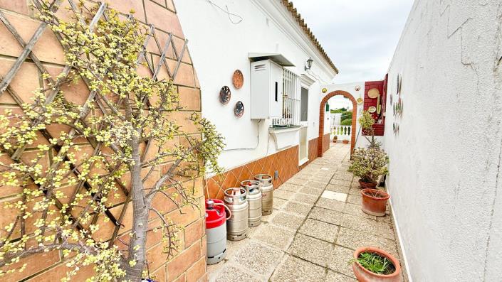 Image No.2-Villa / Détaché de 3 chambres à vendre à Chiclana de la Frontera