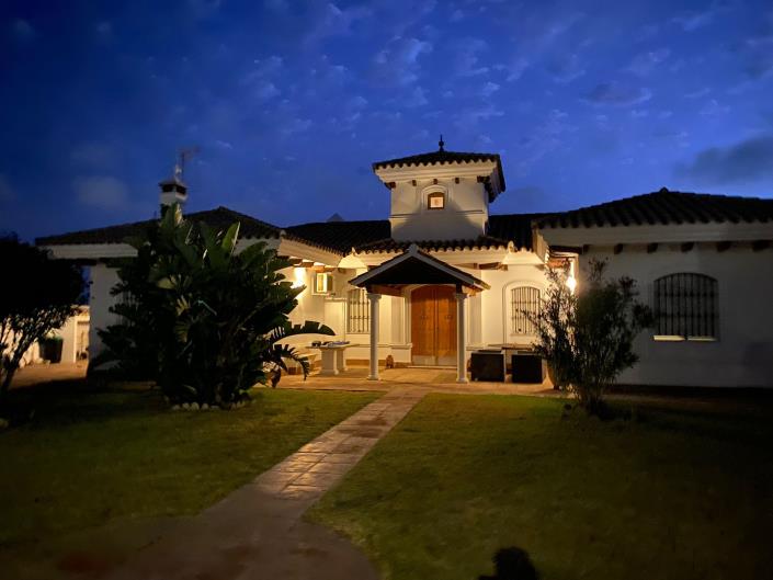 Image No.2-5 Bed Villa / Detached for sale