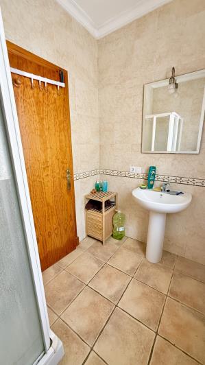 Image No.16-3 Bed Villa / Detached for sale