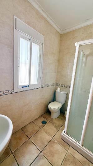 Image No.17-3 Bed Villa / Detached for sale