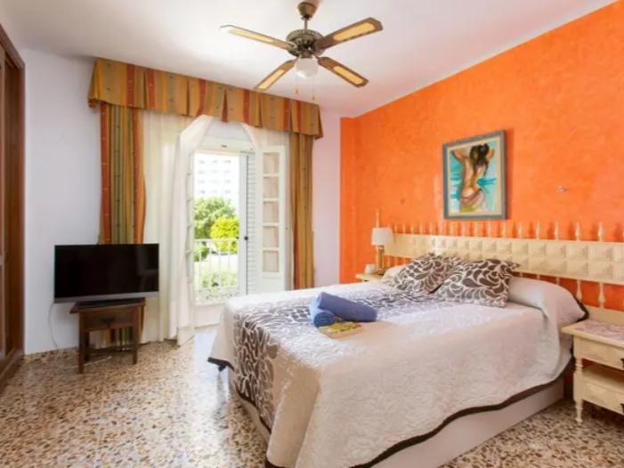 Image No.14-3 Bed Property for sale