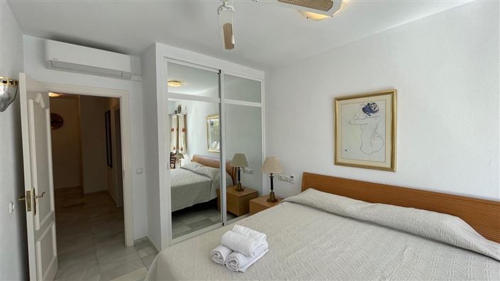 Image No.15-4 Bed Property for sale