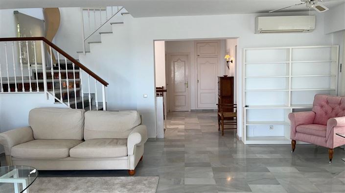 Image No.4-4 Bed Property for sale