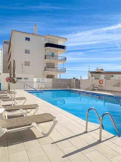 Image No.17-2 Bed Property for sale