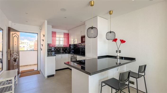 Image No.8-2 Bed Property for sale