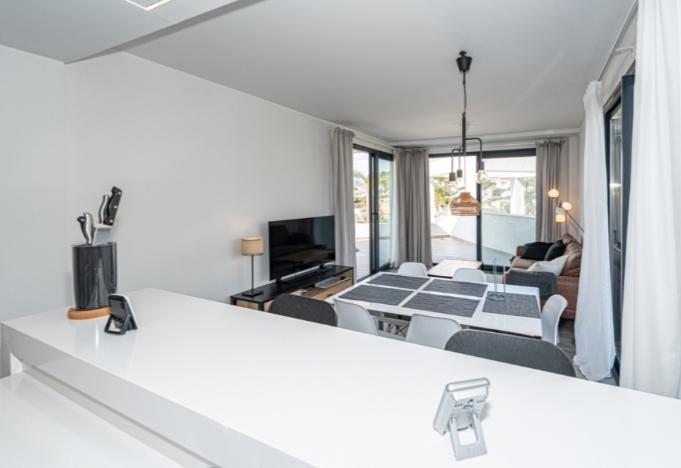 Image No.12-3 Bed Property for sale