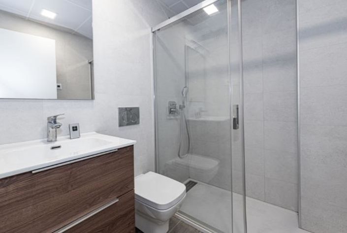 Image No.21-3 Bed Property for sale