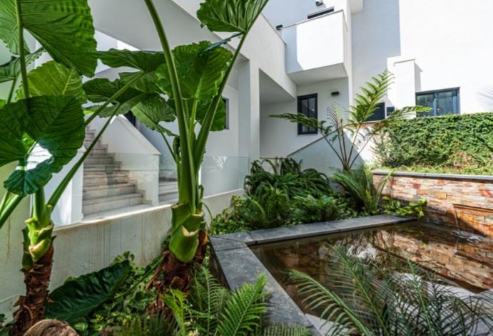 Image No.27-3 Bed Property for sale