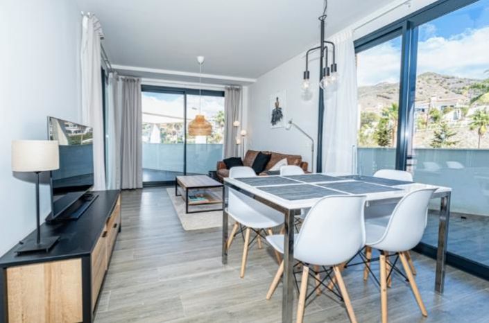 Image No.5-3 Bed Property for sale