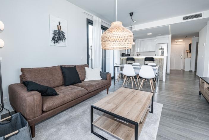 Image No.6-3 Bed Property for sale