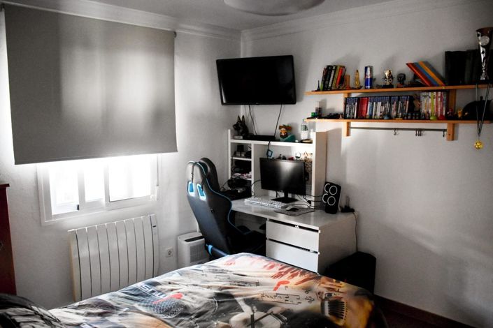 Image No.20-3 Bed Property for sale