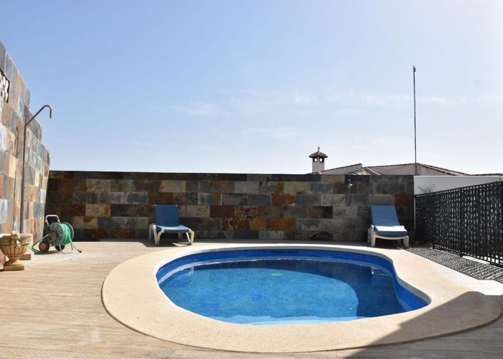 Image No.43-3 Bed Property for sale