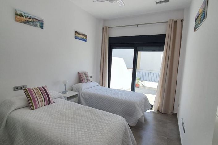 Image No.12-3 Bed Property for sale