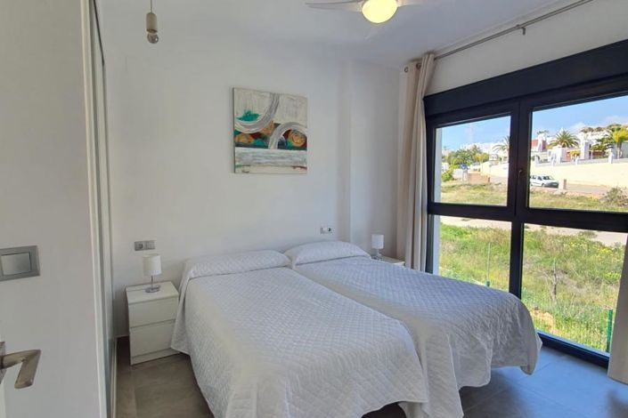 Image No.16-3 Bed Property for sale