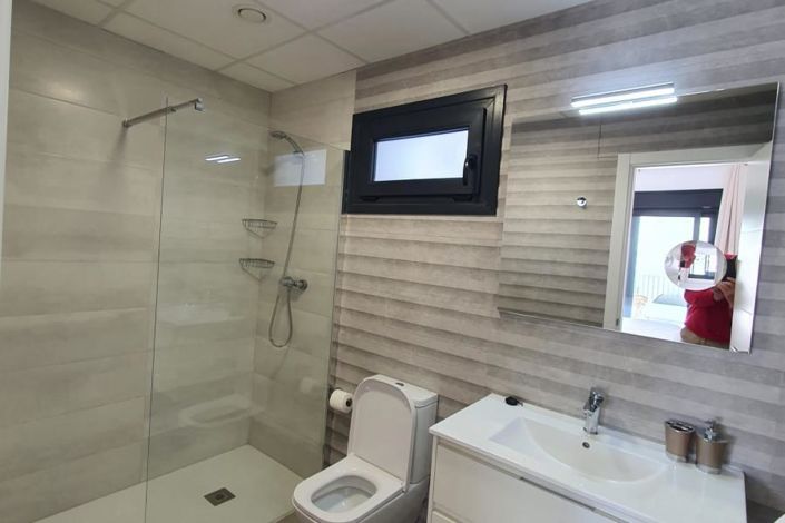 Image No.18-3 Bed Property for sale