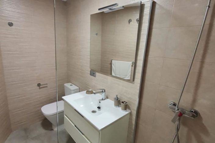 Image No.19-3 Bed Property for sale