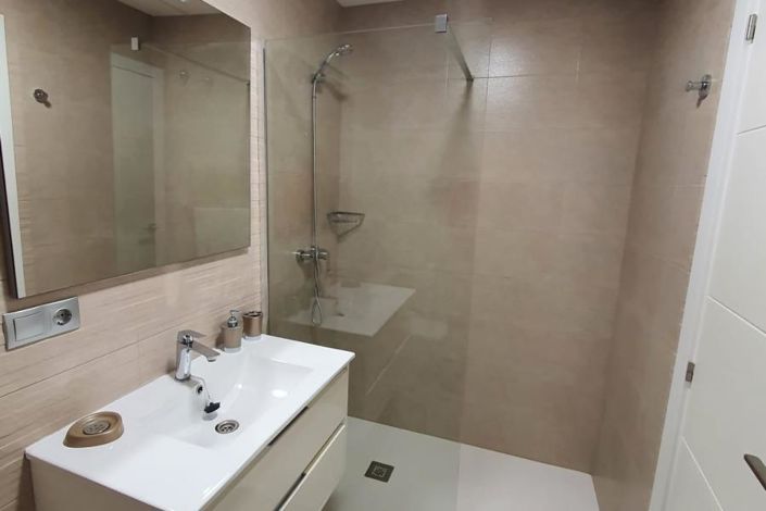 Image No.20-3 Bed Property for sale