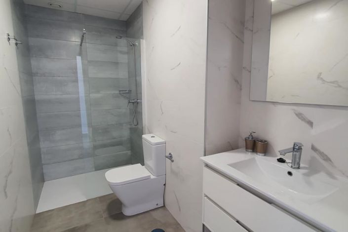 Image No.21-3 Bed Property for sale