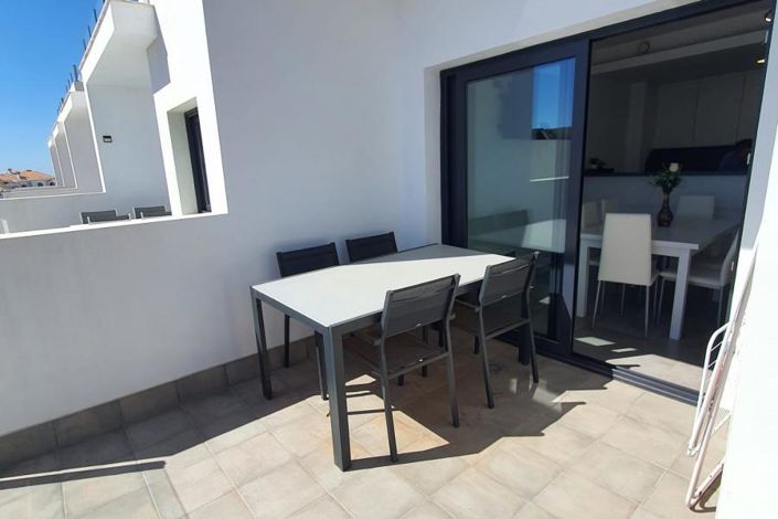 Image No.28-3 Bed Property for sale