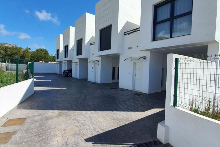 Image No.34-3 Bed Property for sale