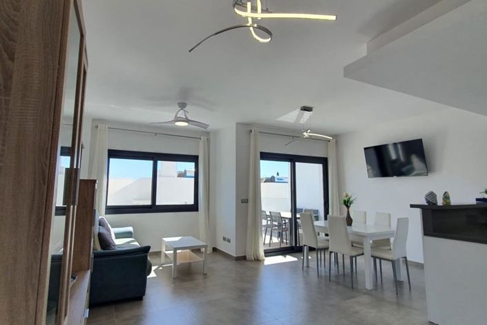 Image No.8-3 Bed Property for sale