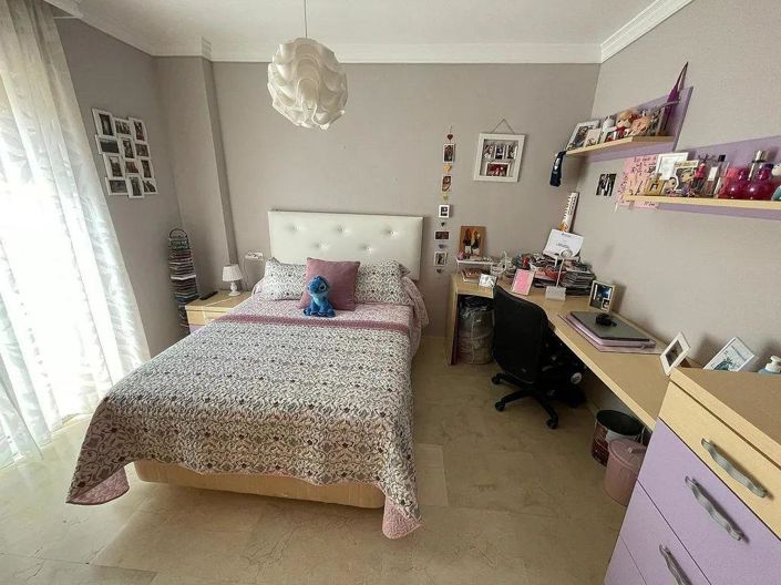 Image No.14-3 Bed Property for sale