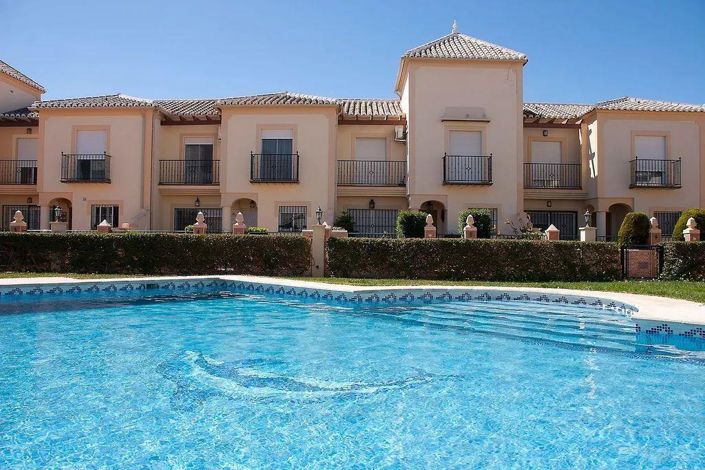 Image No.27-3 Bed Property for sale