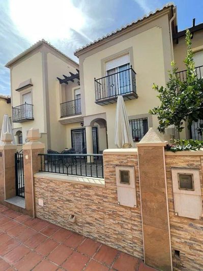 Image No.29-3 Bed Property for sale