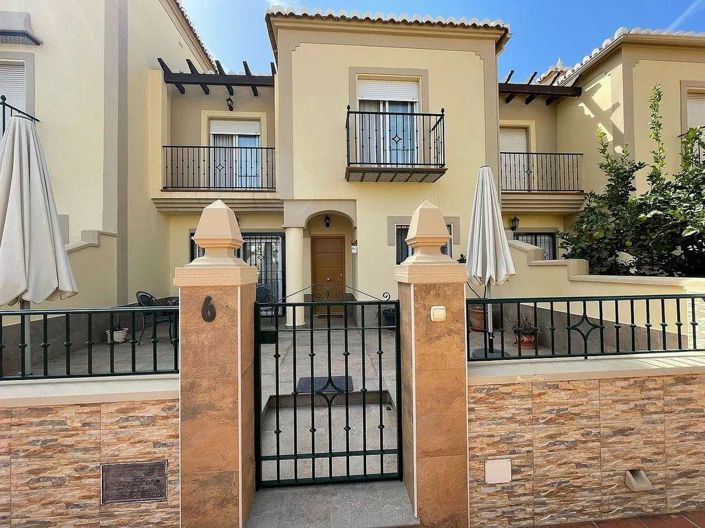 Image No.30-3 Bed Property for sale