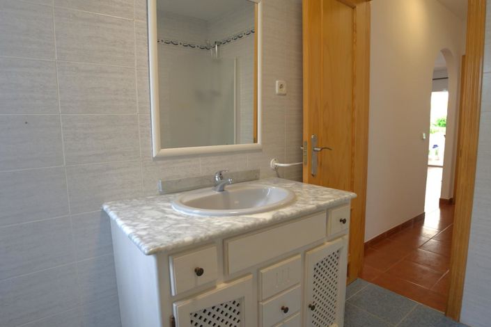 Image No.16-1 Bed Property for sale