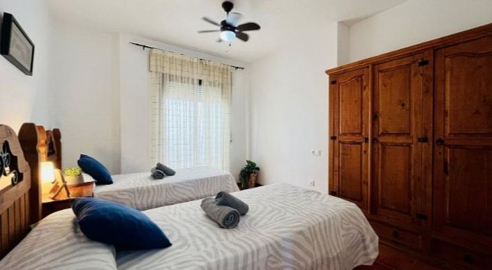 Image No.14-2 Bed Property for sale