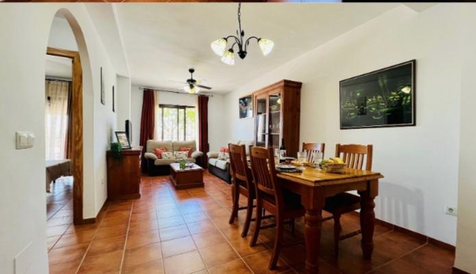 Image No.8-2 Bed Property for sale