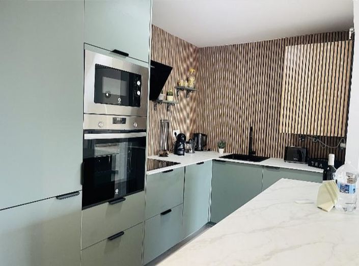 Image No.17-3 Bed Property for sale