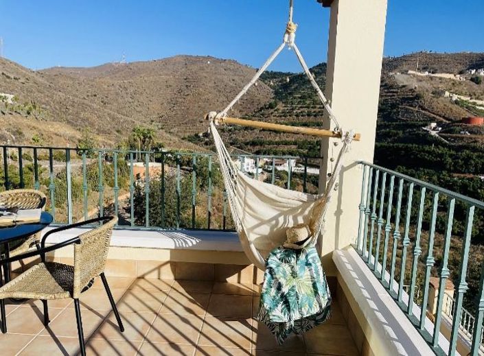 Image No.43-3 Bed Property for sale