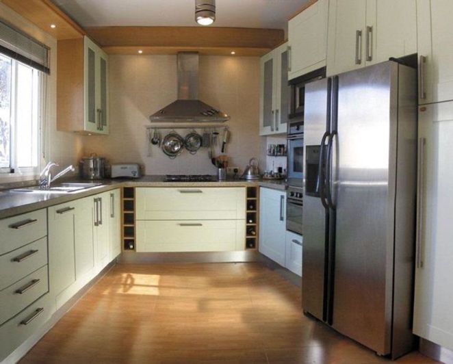 Image No.10-6 Bed Property for sale